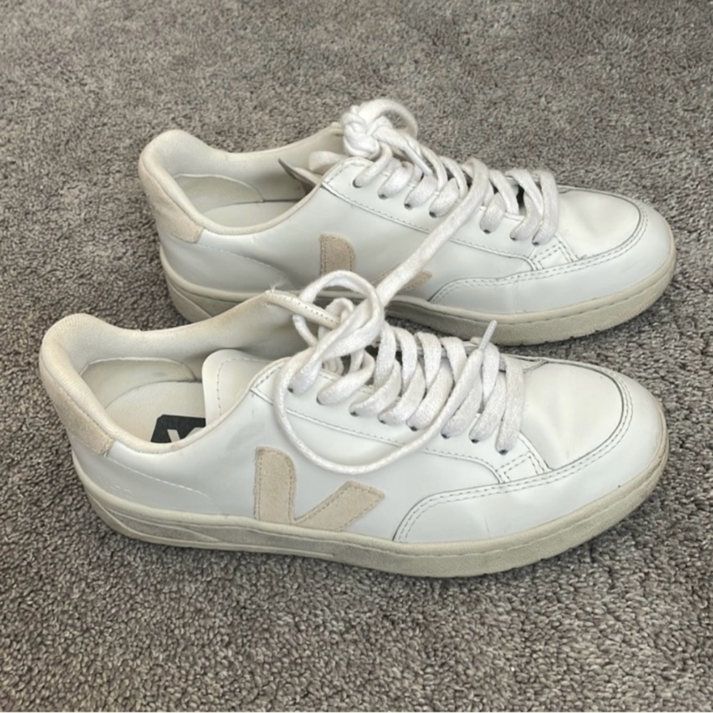 Veja v-12 Sneakers